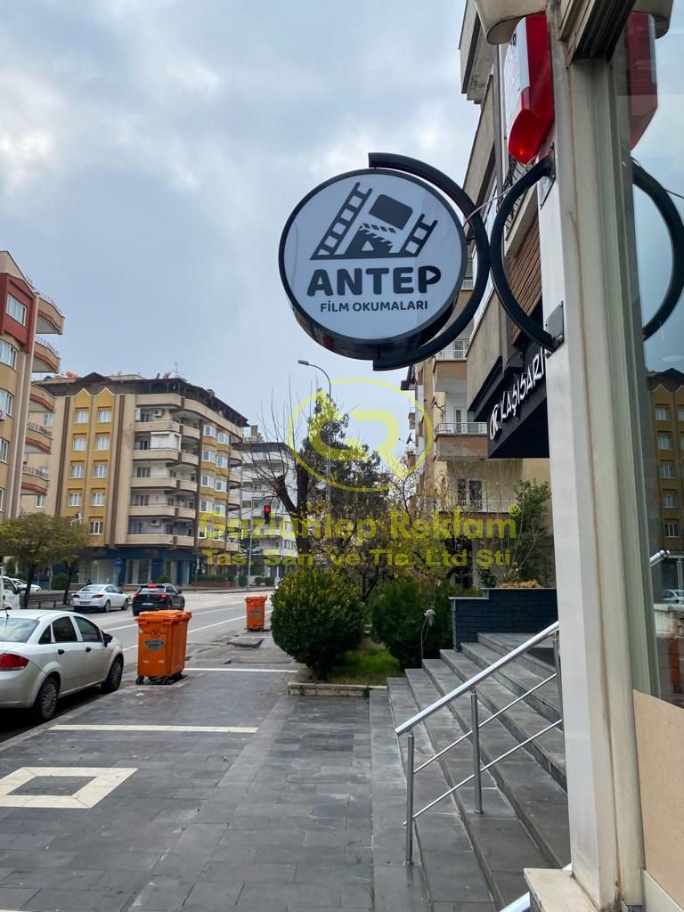 Antep Film Okumaları Yuvarlak Işıklı Fener Tabela