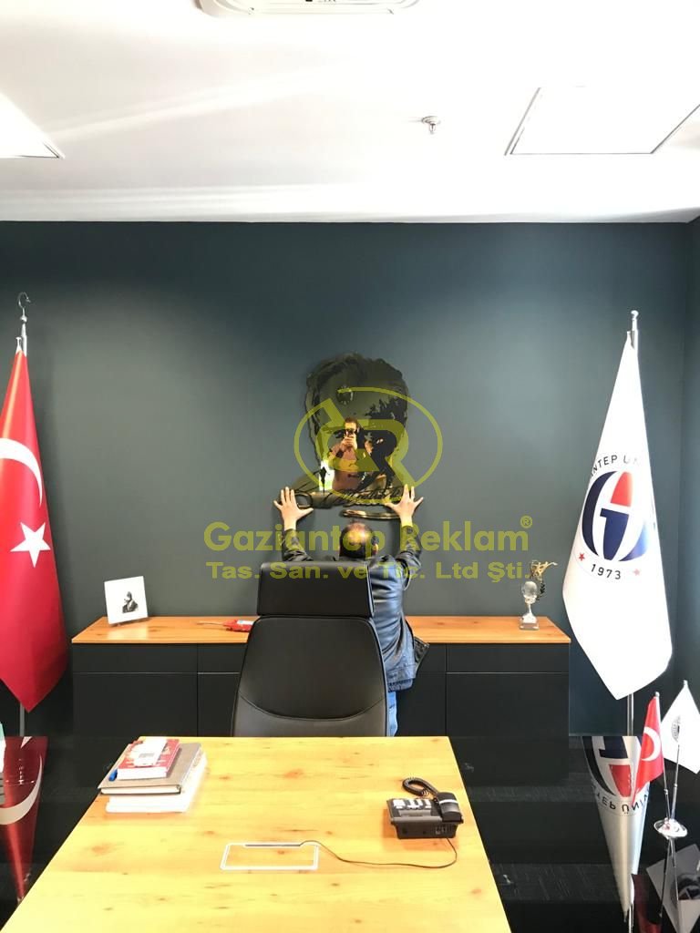 Atatürk Silüeti Aynalı Pleksi Ofis Arka Fon Dekoru