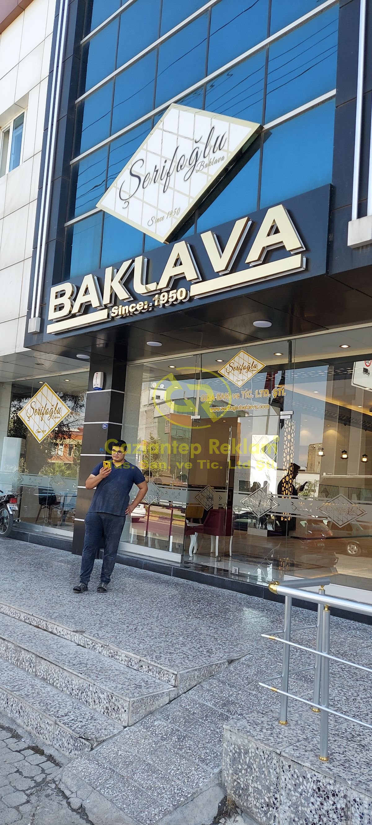 Baklavacı Paslanmaz Gold Kutu Harf Led Tabela Uygulaması