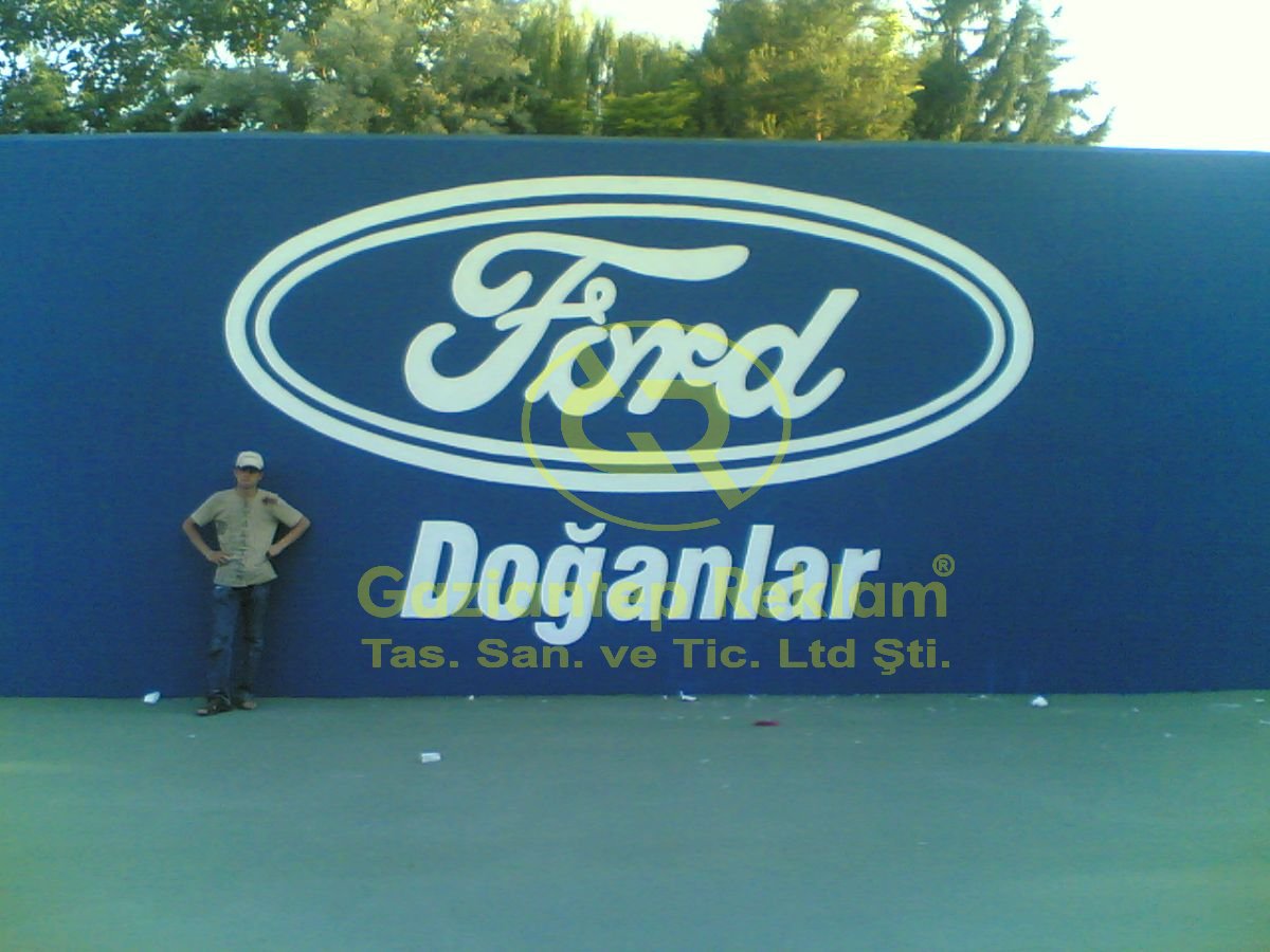 Büyük Boy  Duvar Giydirme Uygulamaları