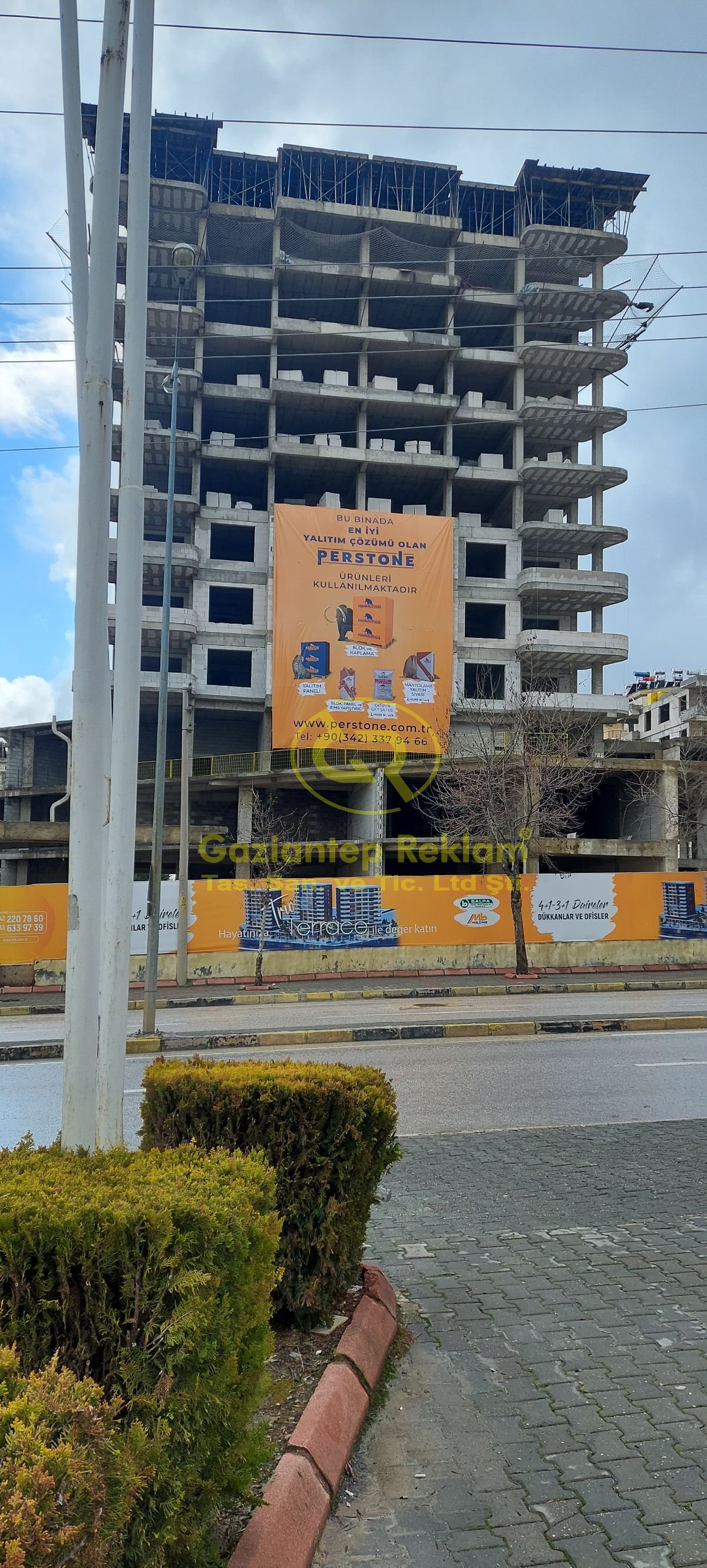 Büyük Boy İnşaat Cephe Vinil Branda Reklam Çözümleri