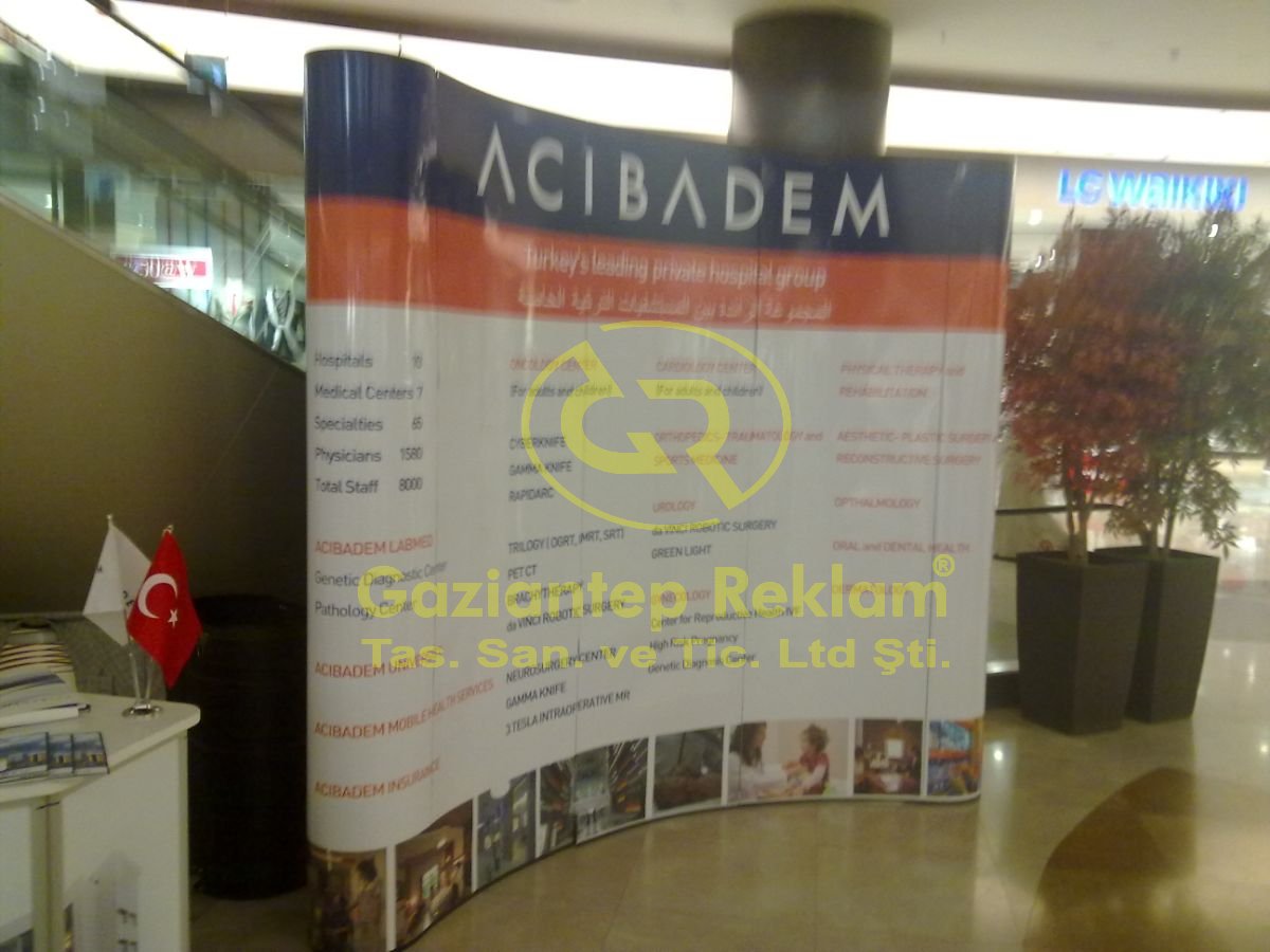 Büyük Kurumsal Kavisli Alüminyum Display Panosu