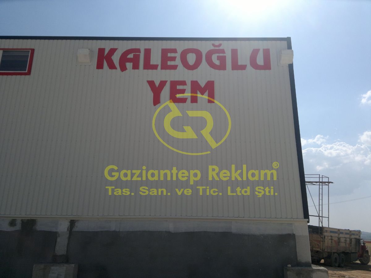 Büyük Ölçekli Bina Cephe Duvar Yazısı Uygulamaları