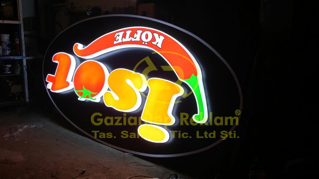 Canlı Renkli Oval Pleksi LED Tabela Çözümleri