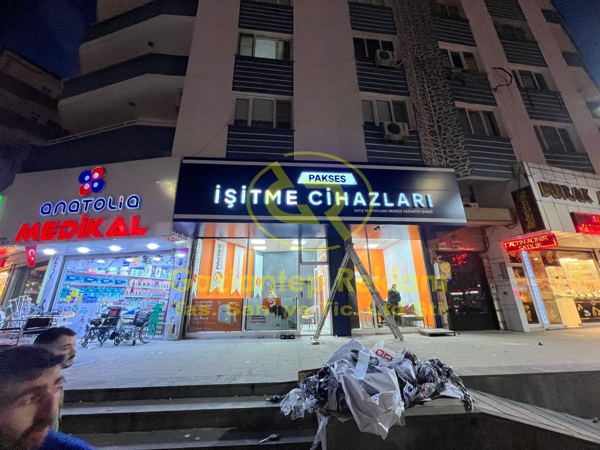 Çarpıcı LED Aydınlatmalı Kompozit Tabela Çözümleri