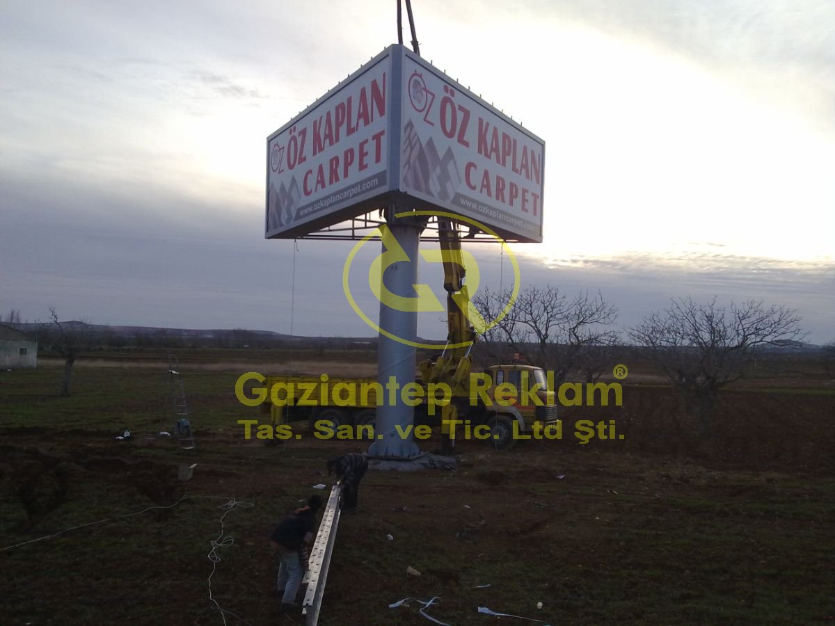 Dev Ayaklı Prizma solar  Işıklı Totem Tabela