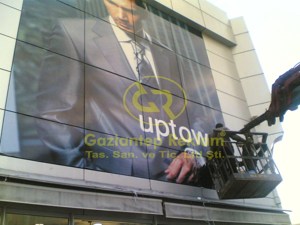 Dev Boyutlu Dijital Cephe Giydirme Sticker Uygulaması