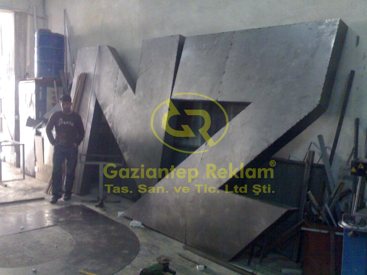 Dev Boyutlu Metal Kutu Harf Tabela Üretimi