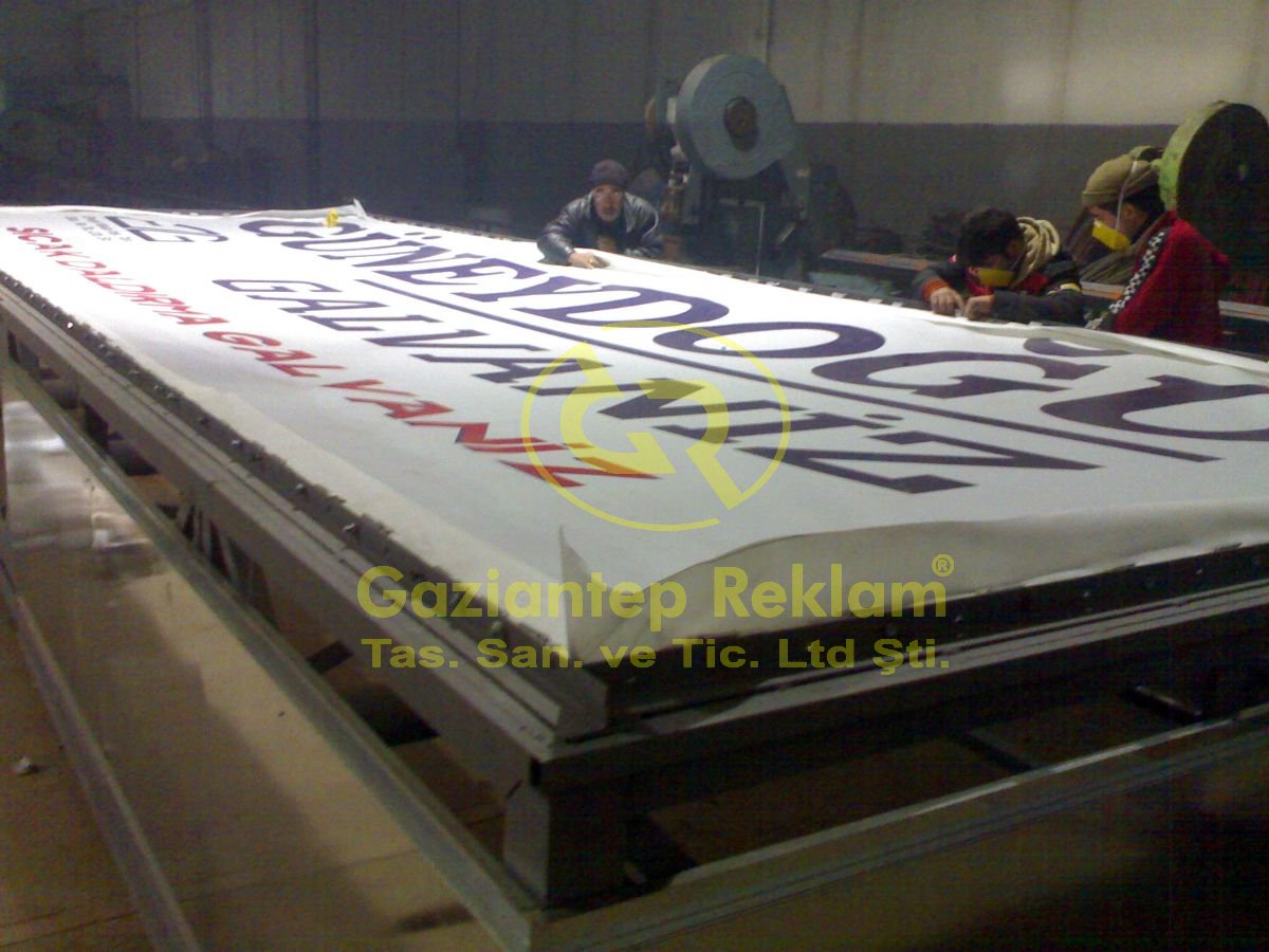 Dev Vinil Germe Totem Tabela İmalat Aşaması