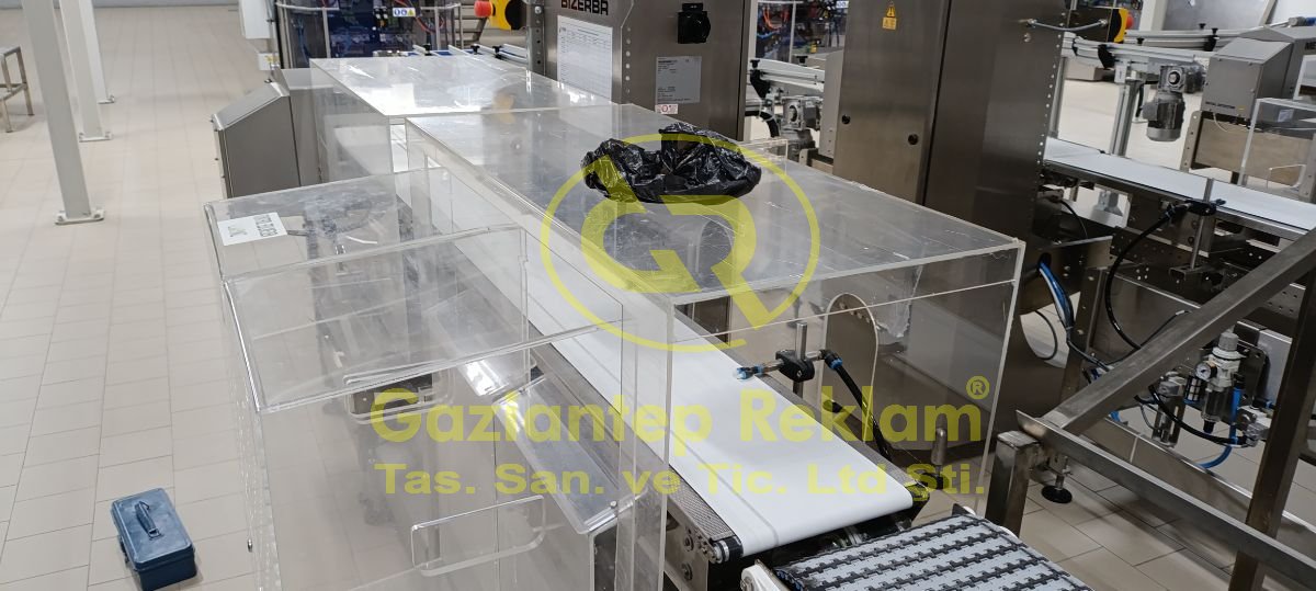 Endüstriyel Pleksiglas Şeffaf Makine Koruma Sistemleri