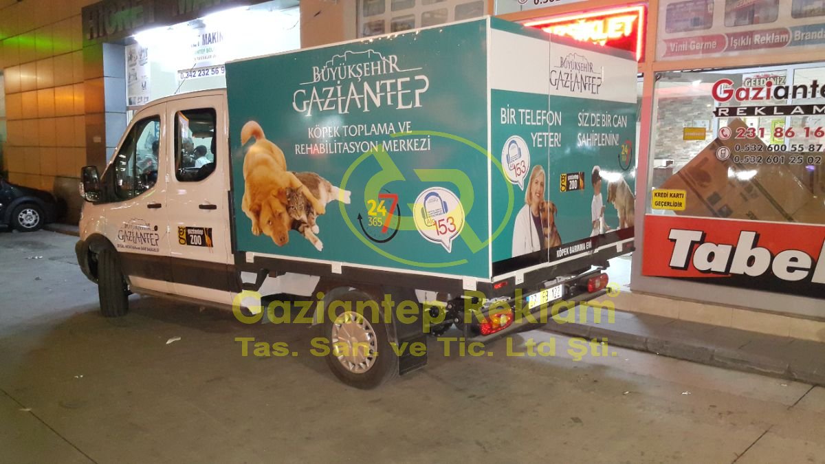 Etkili Kasa Kamyonet Araç Kaplama Reklamı Uygulaması