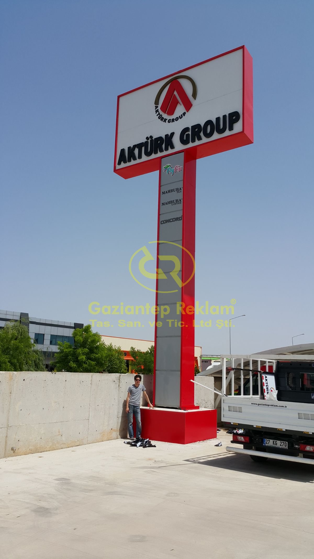 Fabrika önü Işıklı ve ışıksız Kompozit Totem Tabela