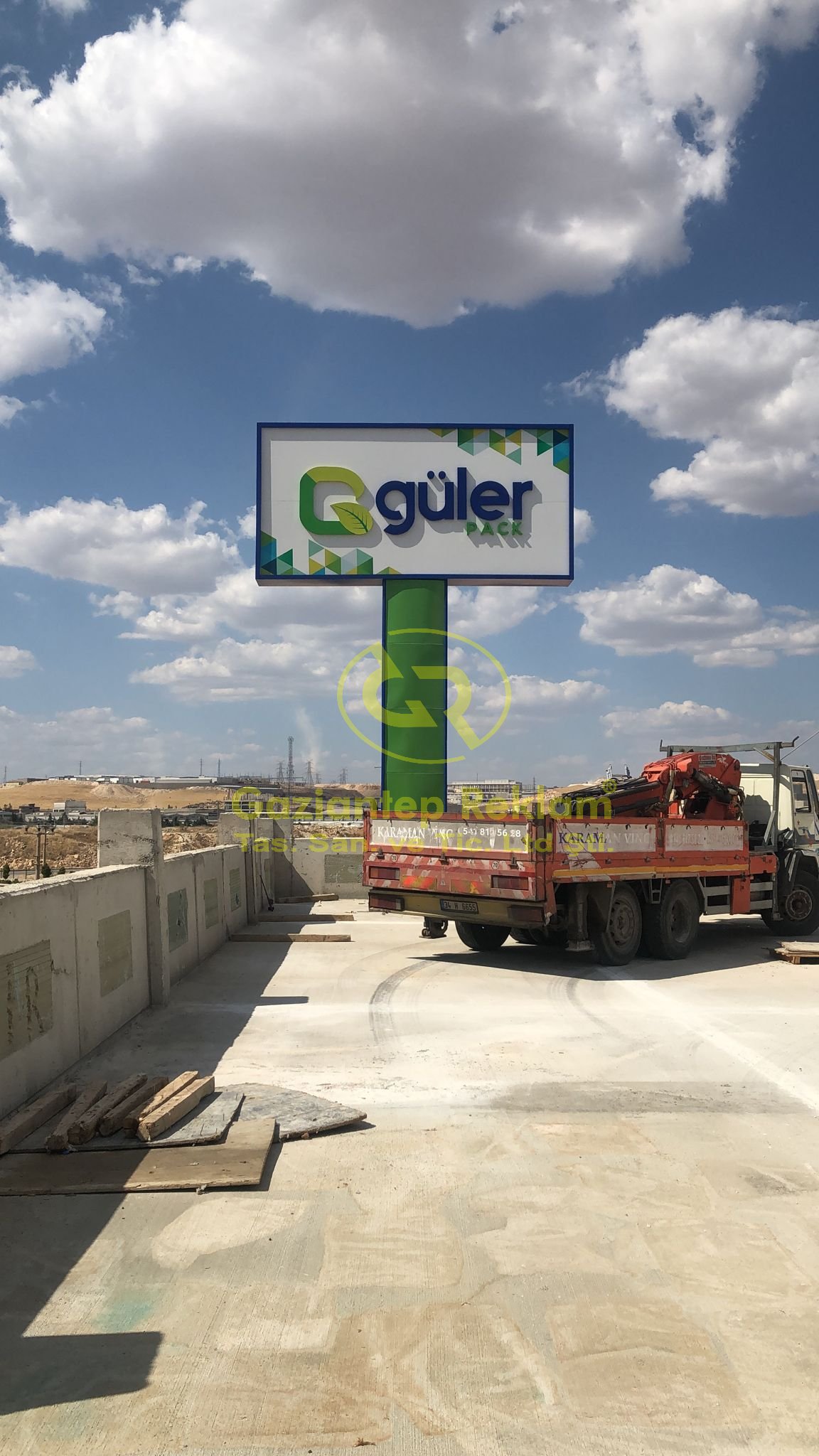 Fabrikalar için kaliteli Işıklı ve ışıksız Kompozit Totem Tabela