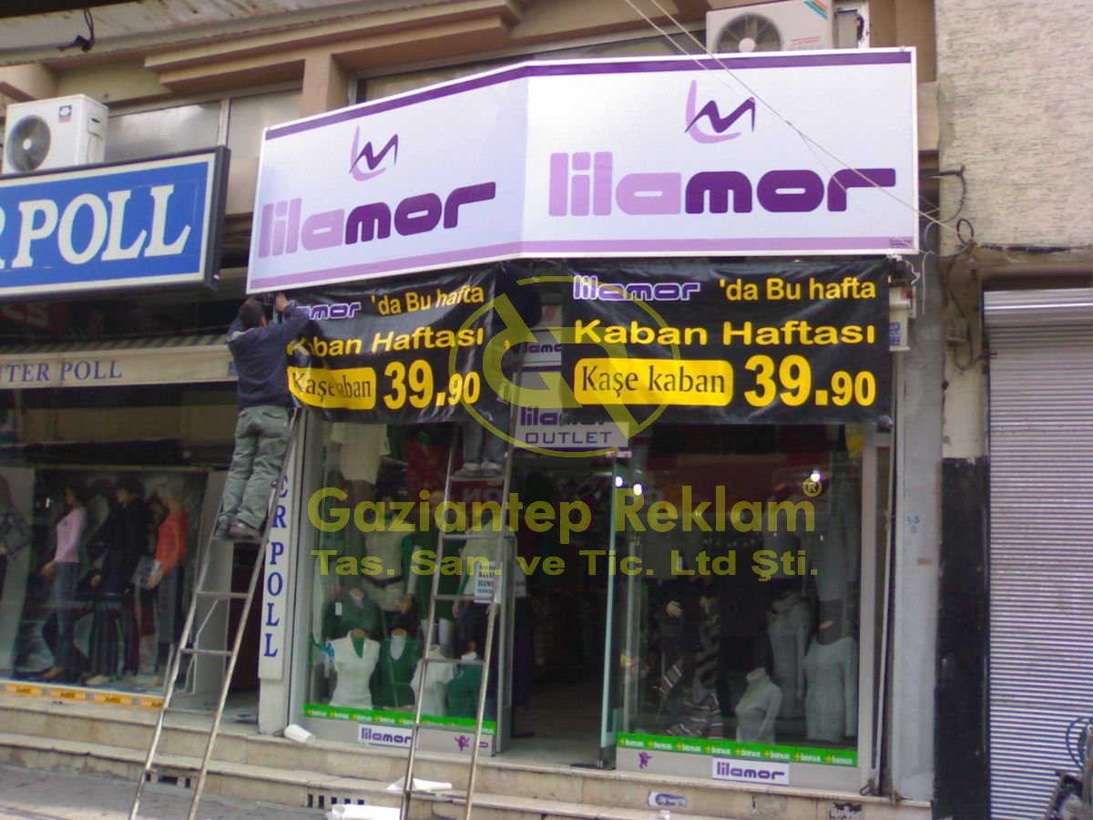 Geniş Cephe Vinil Germe Işıklı Tabela Uygulaması