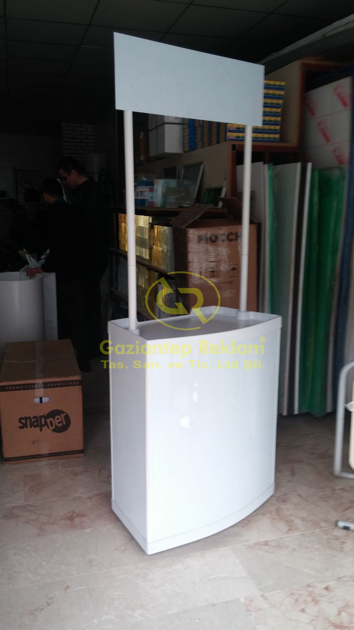 Hafif Portatif Plastik Promosyon Tadım Standı