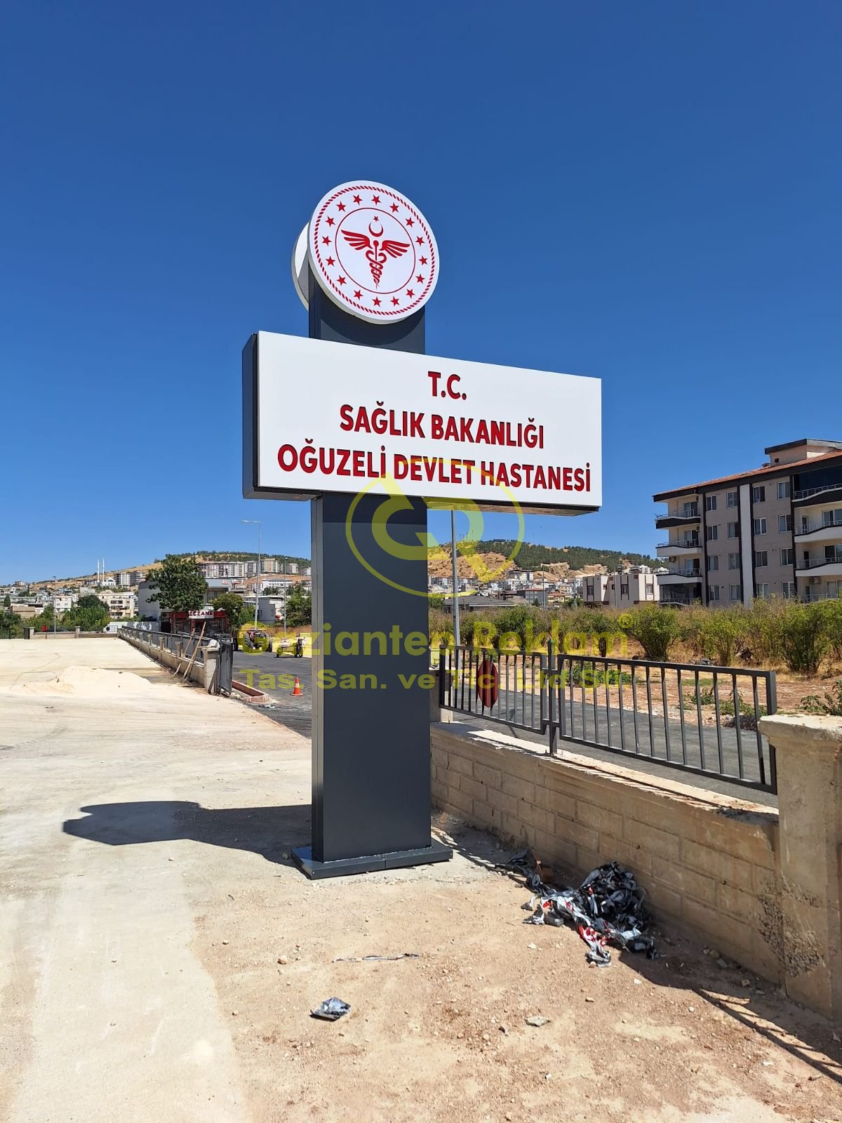 Hastane Işıklı Kompozit Monolit Totem Tabela İmalatı