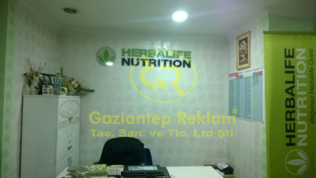 Herbalife Nutrition Pleksi Sekreter Arkası Logo Tasarımı