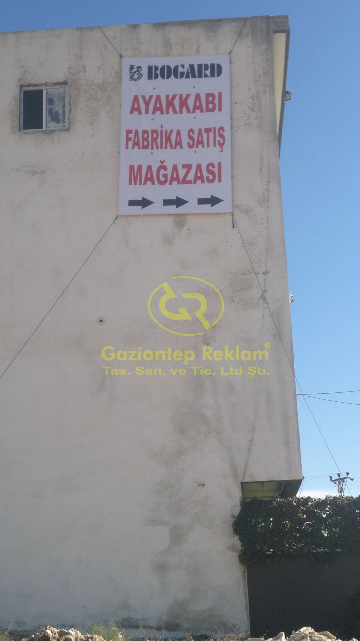 Hızlı, Ekonomik Dış Cephe Vinil Branda Afiş