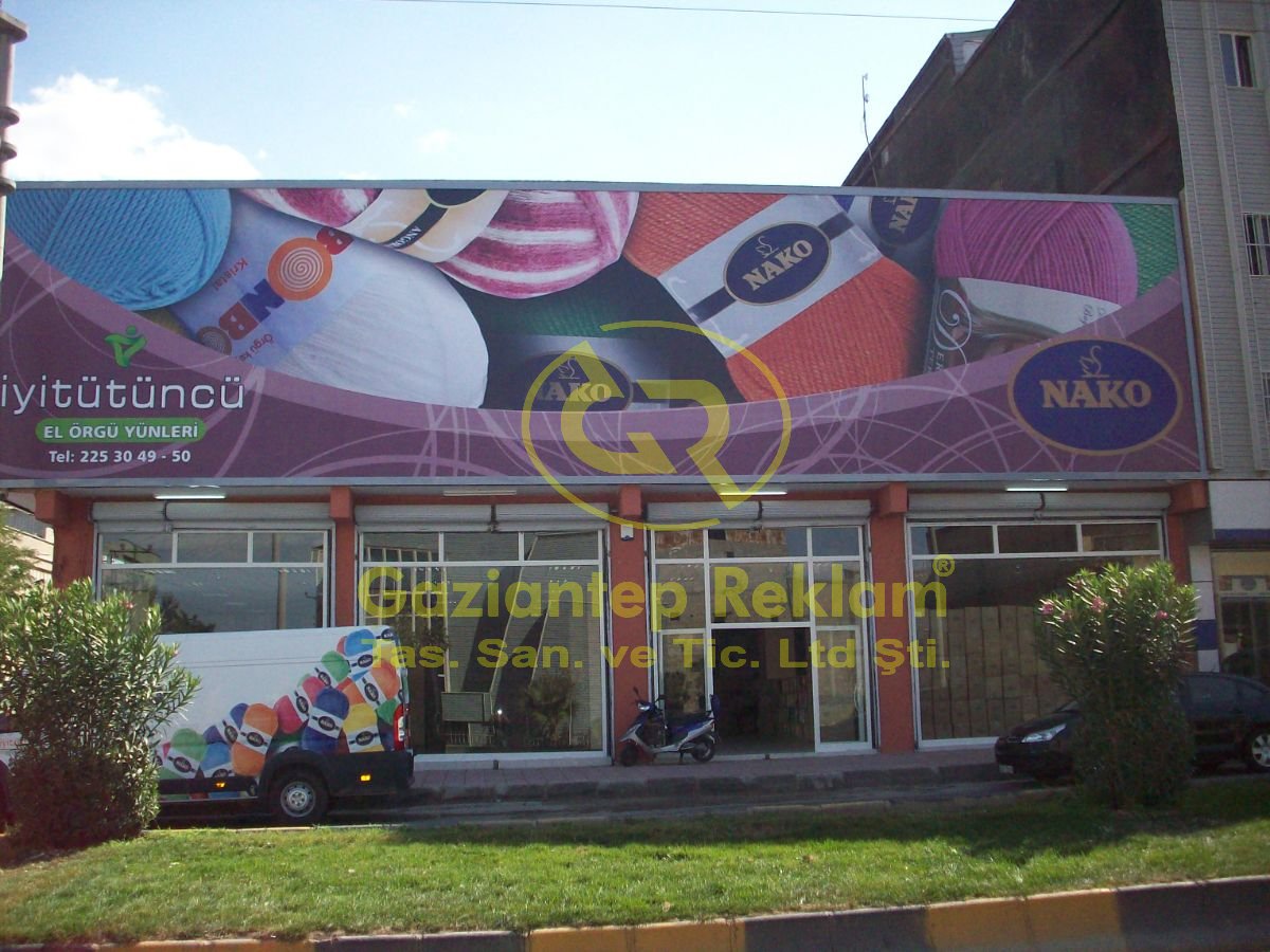 İyitütüncü Mağazası Cephe Brandalı Vinil Germe Tabela