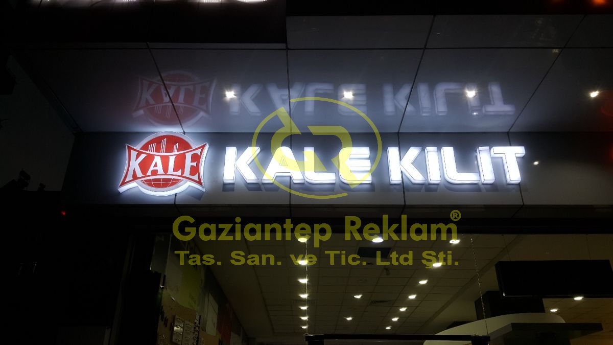 Kale kilit Beyaz Pleksi Kutu Harf LED Tabela Uygulaması