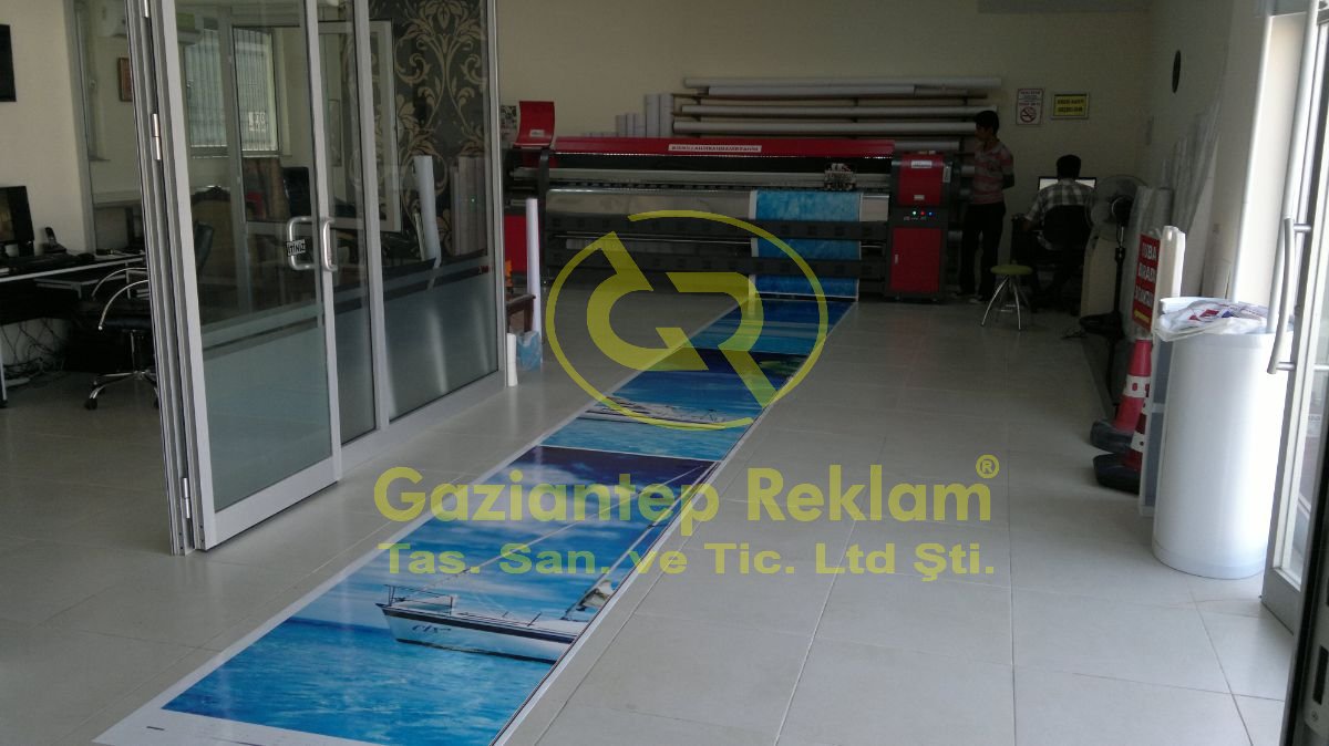 Kaliteli Geniş Format Yapışkanlı Folyo Baskı