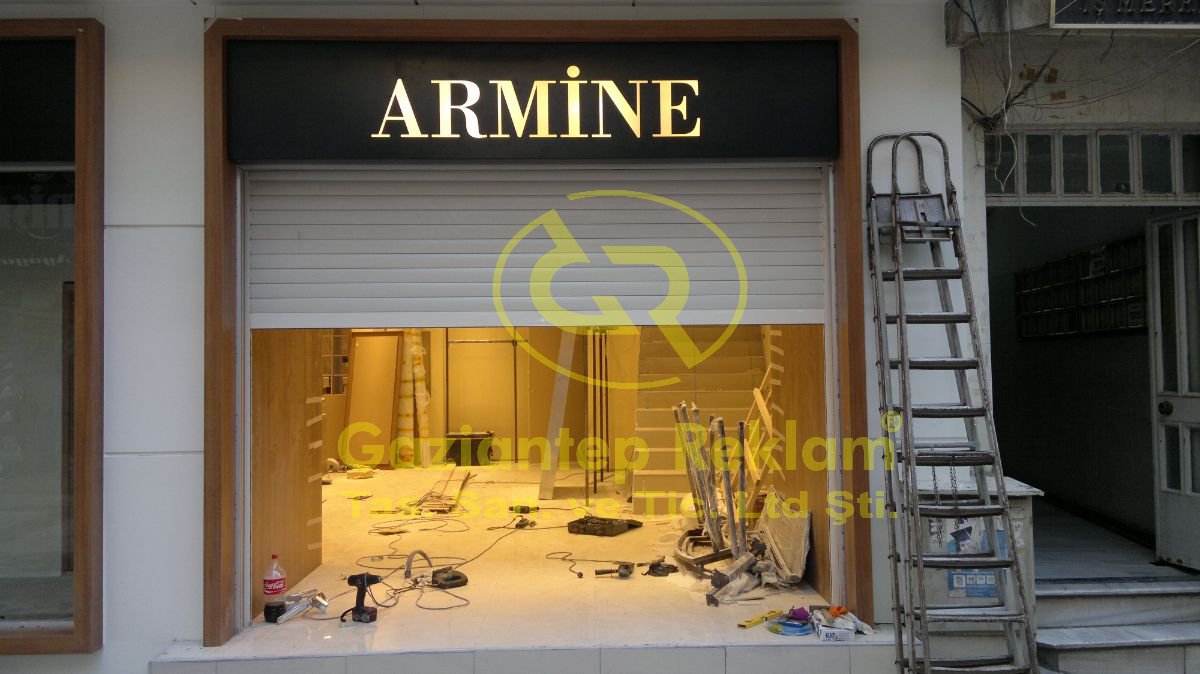 Kompozit Zemin Üzeri Dekupe Pleksi Işıklı Tabela