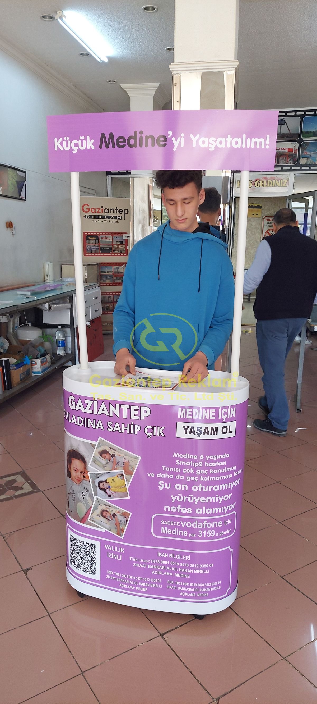 Kurulumu Kolay Portatif Tanıtım Masası Standı