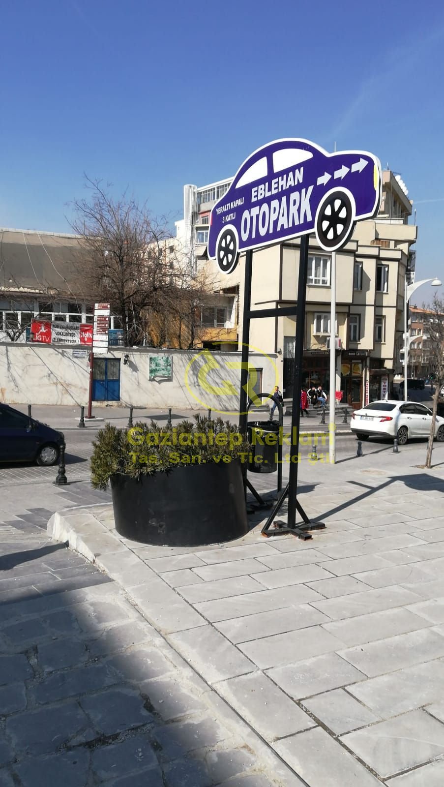 Kurumsal Figürlü Kompozit Ayaklı otopark Tabelası