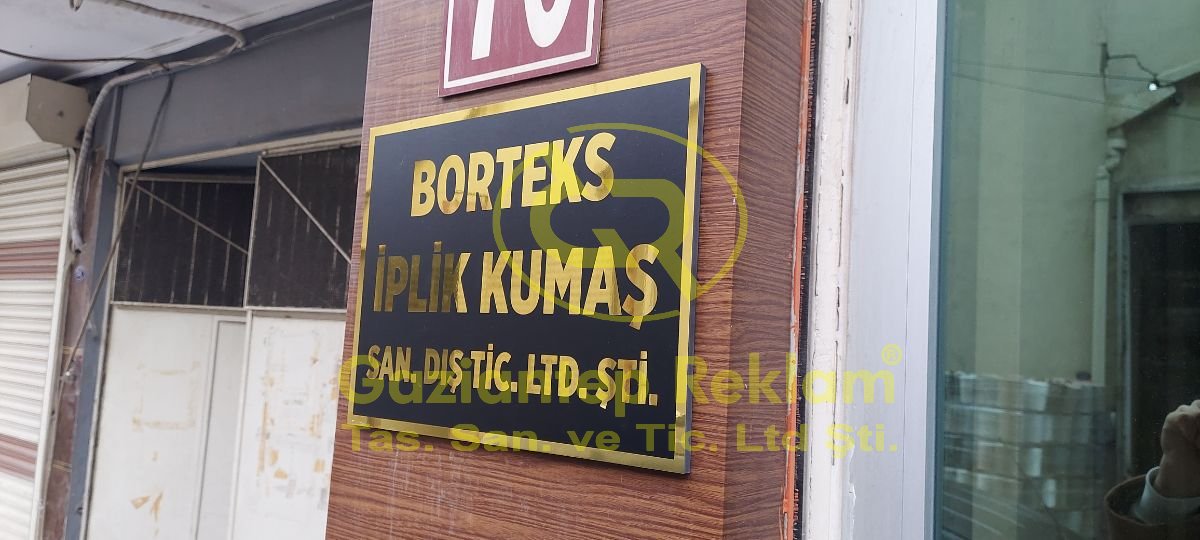 Kurumsal Gold Ayna Pleksi Ofis Kapı Tabelası