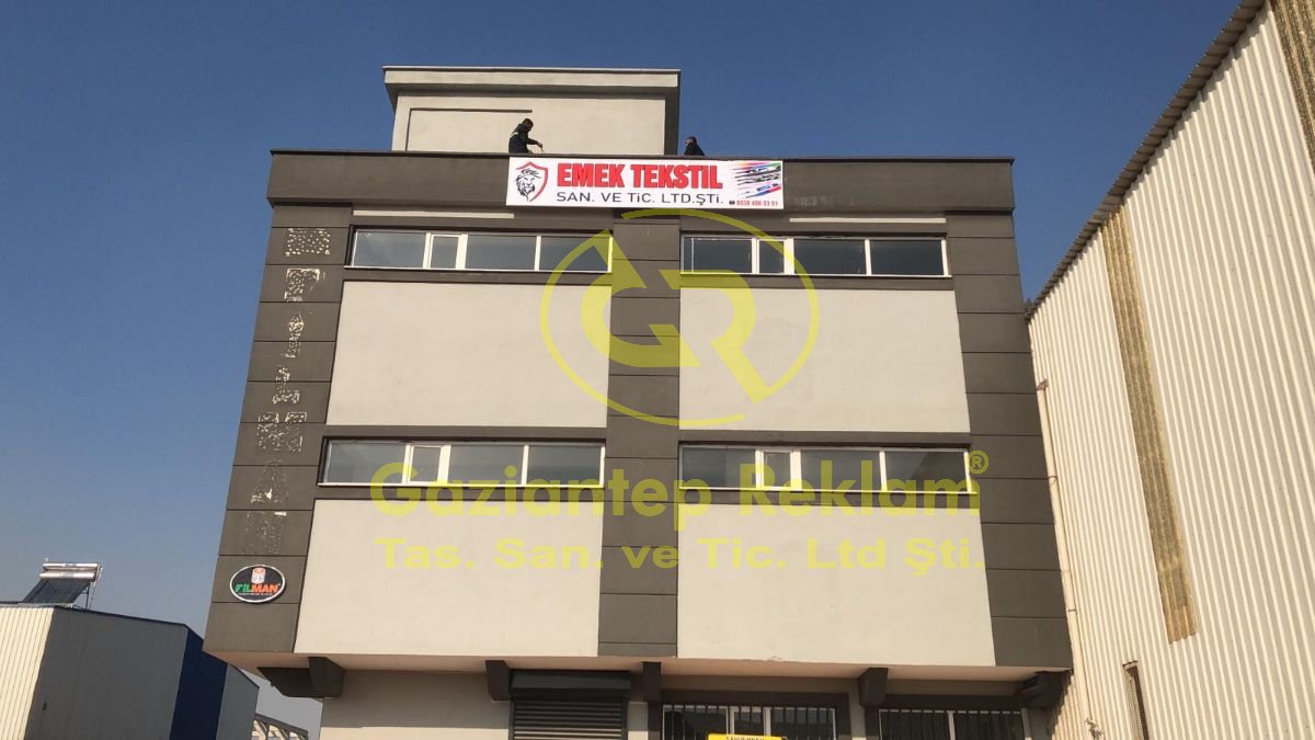 Kurumsal Işıklı Vinil Germe Çatı Tabelası Çözümleri