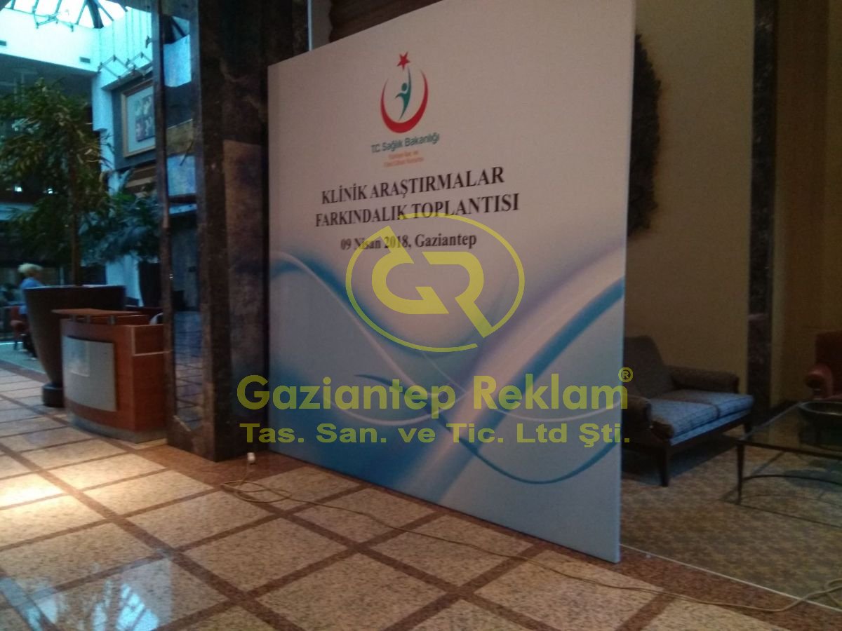 Kurumsal Toplantılar İçin Profesyonel Vinil Backdrop Çözümleri