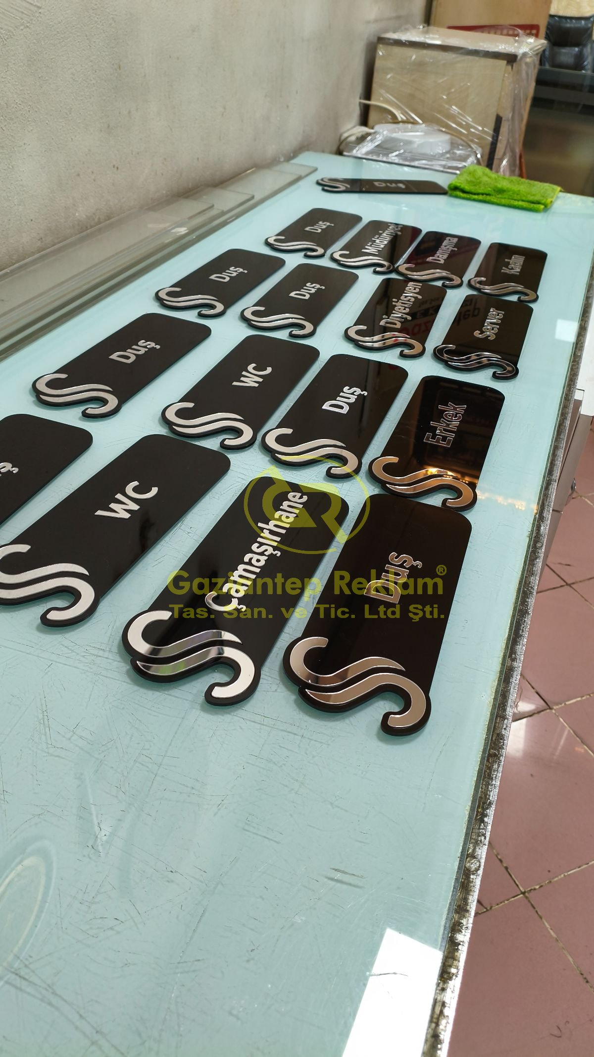 Lazer kesim özel tasarım isimlik