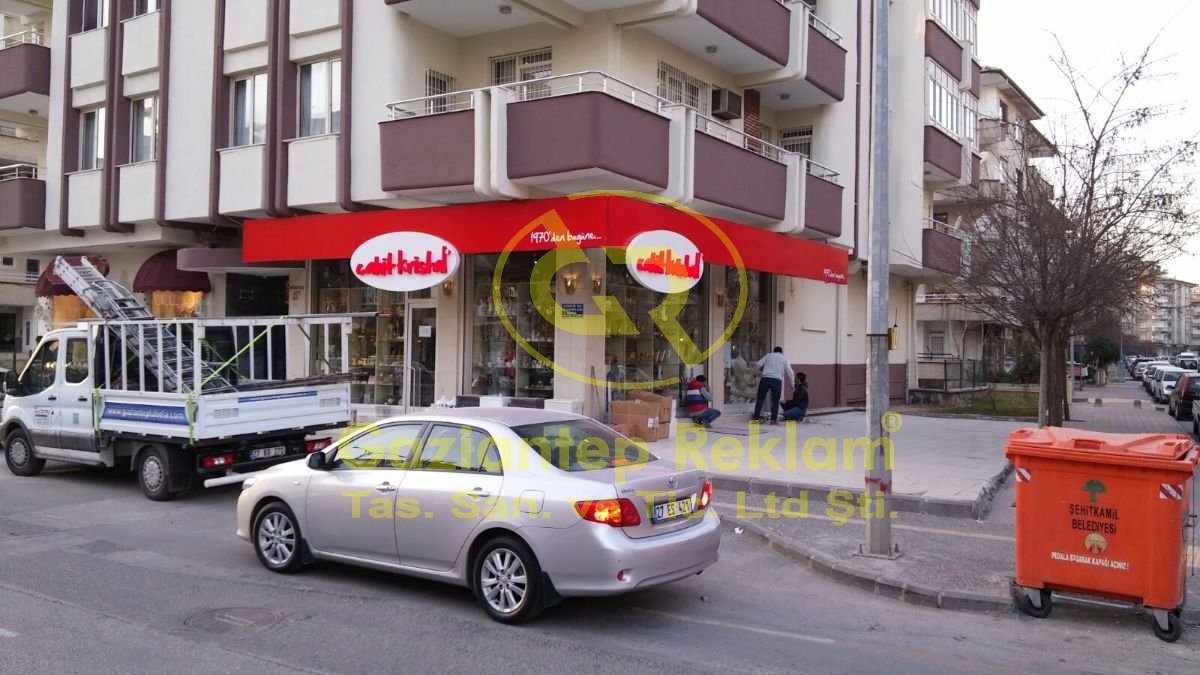 LED Aydınlatmalı Pleksi Germe Tabela Çözümleri