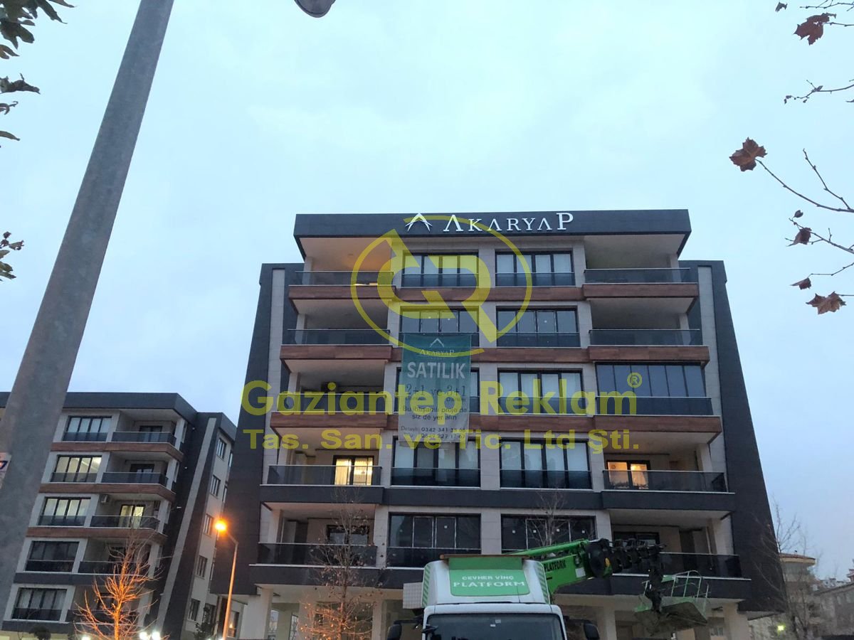 LED Işıklı Pleksi Kutu Harf Çatı Tabelası