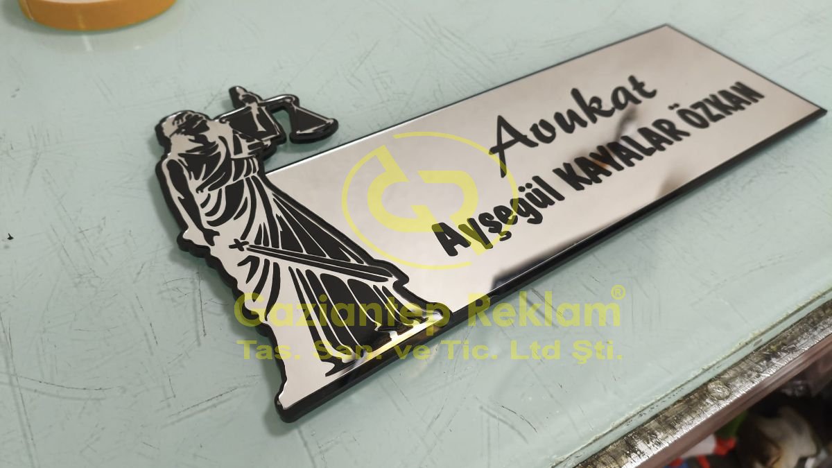 Lüks Aynalı Pleksi Kapı İsimliği Kurumsal Çözüm