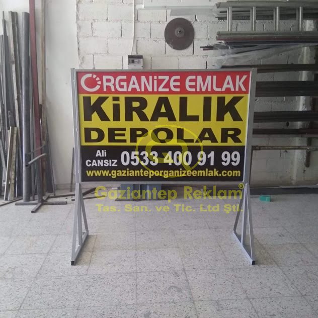 Organize Emlak Kiralık Depolar Ayaklı Metal Tabela