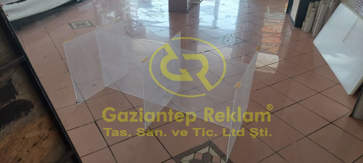 Özel Bükümlü Şeffaf Akrilik Pleksi Çalışmaları