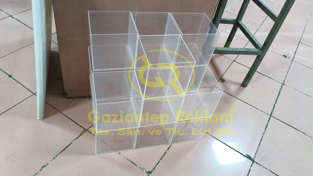 Özel İmalat Akrilik Pleksiglas Teşhir ve Organizasyon Standı