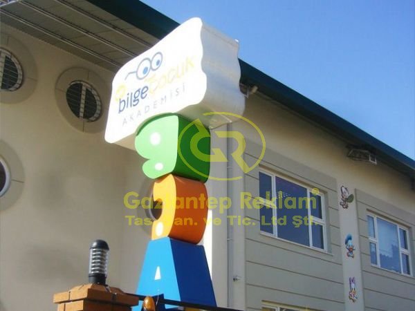 Özel Tasarım 3D Hacimli Okul Totem Tabelası