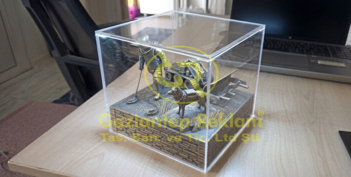 Özel Tasarım Akrilik (Pleksiglas) Teşhir ve Koruma Kutusu