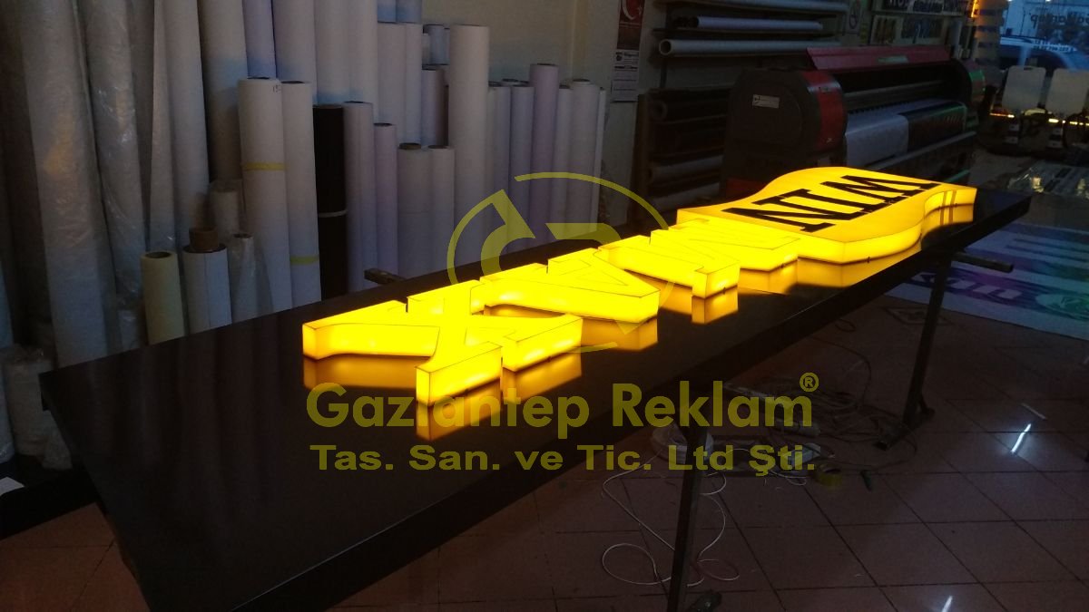 Parlak LED Aydınlatmalı Pleksi Kutu Harf Tabela