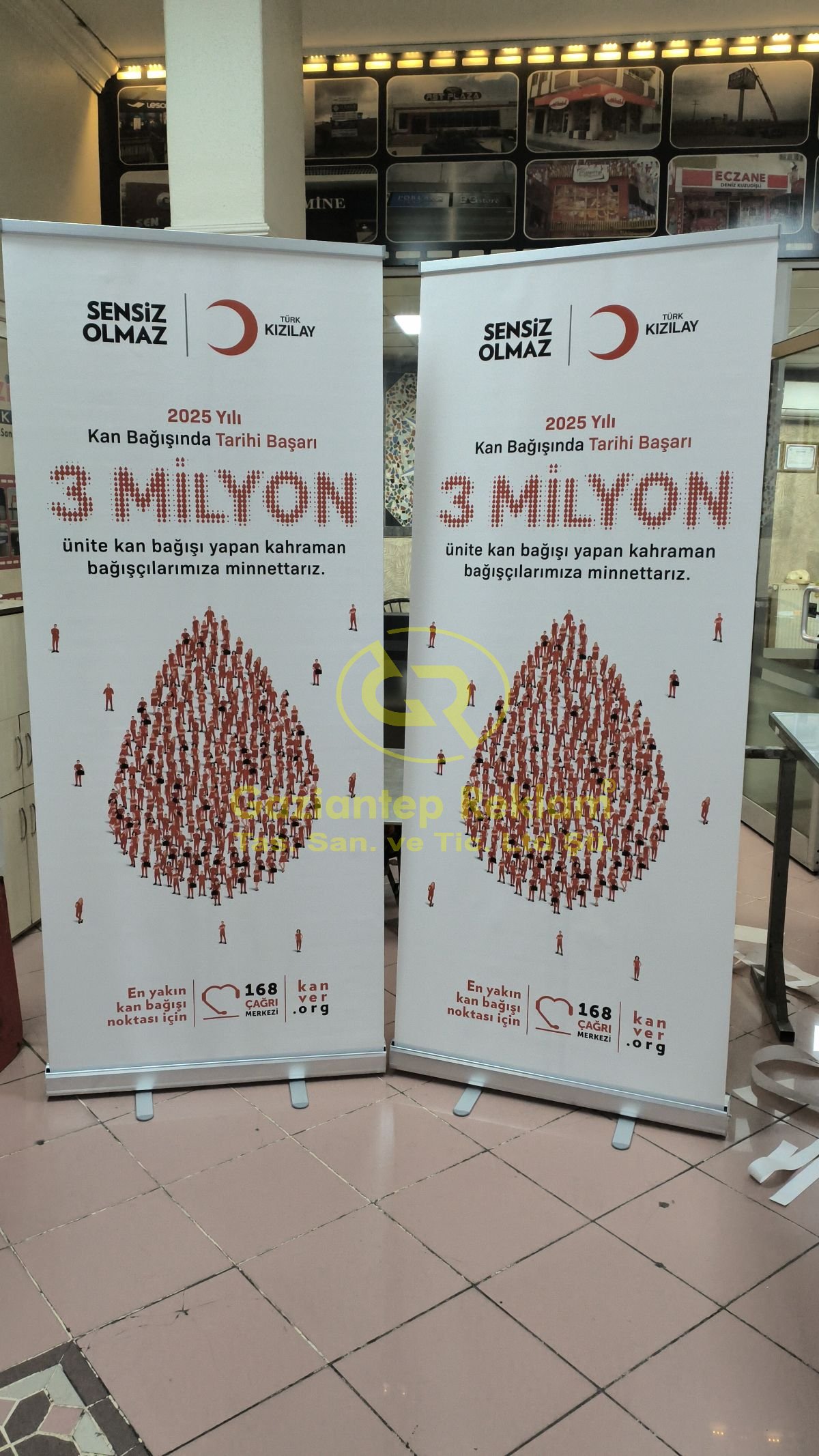 Portatif Alüminyum Kasalı Roll-Up Afiş Standı