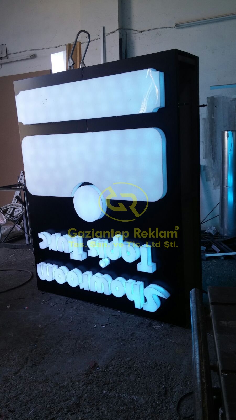 Premium Işıklı Kutu Harf Tabela Üretim Aşamaları