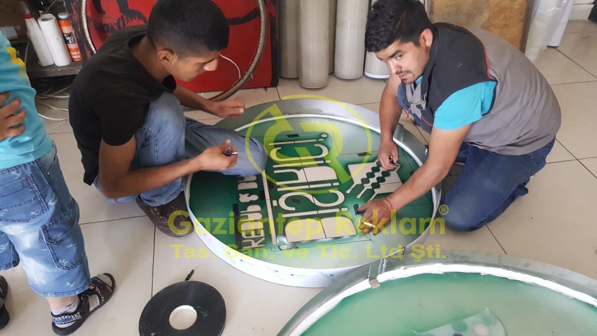 Profesyonel Atölye Tipi Yuvarlak Işıklı Tabela