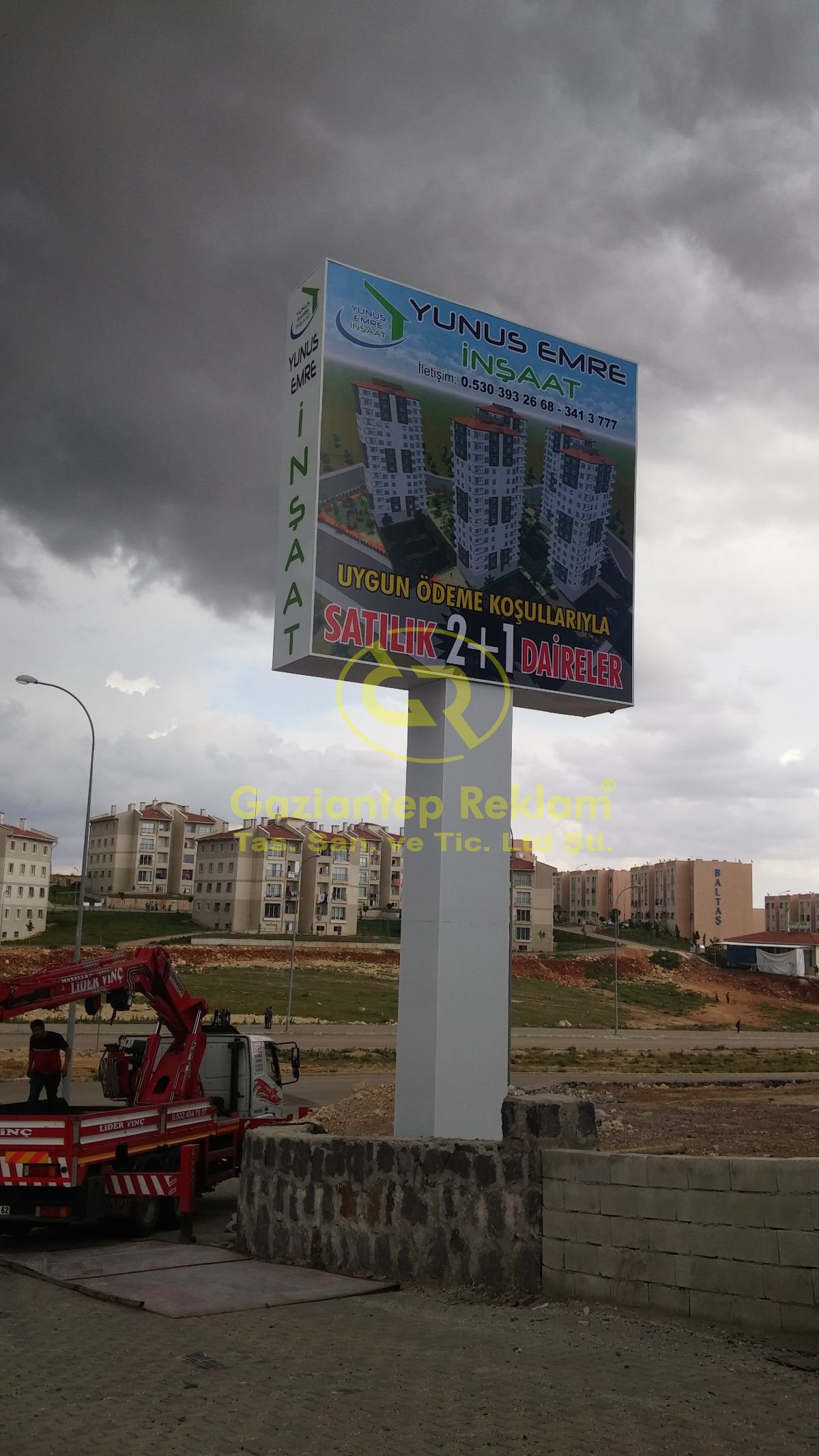 Profesyonel İnşaat Projeleri İçin Yüksek Totem Tabela