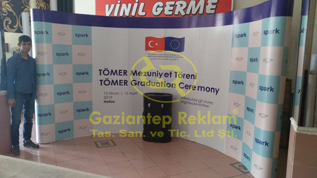 Profesyonel Kavisli Örümcek Standı Etkinlik Çözümleri