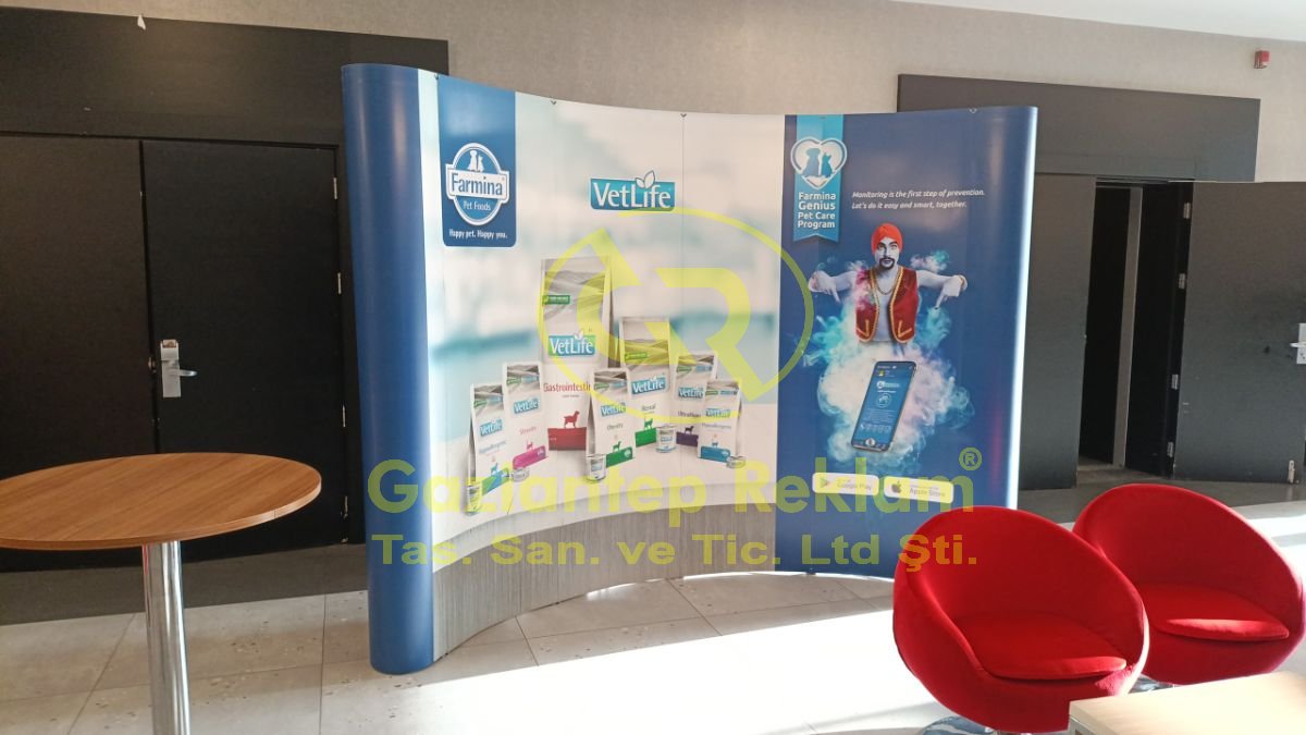 Profesyonel Kavisli Pop-Up Fuar Standı Çözümleri