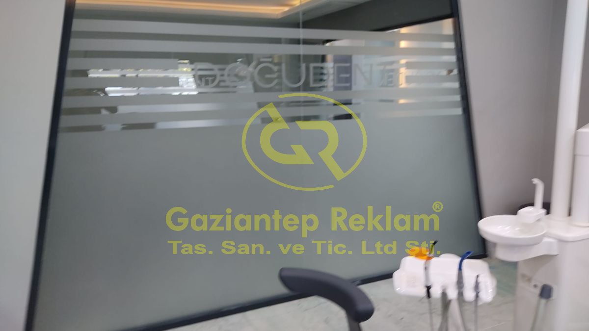 QUEEN Estetik Çizgili Kumlama Folyo Cam Giydirme