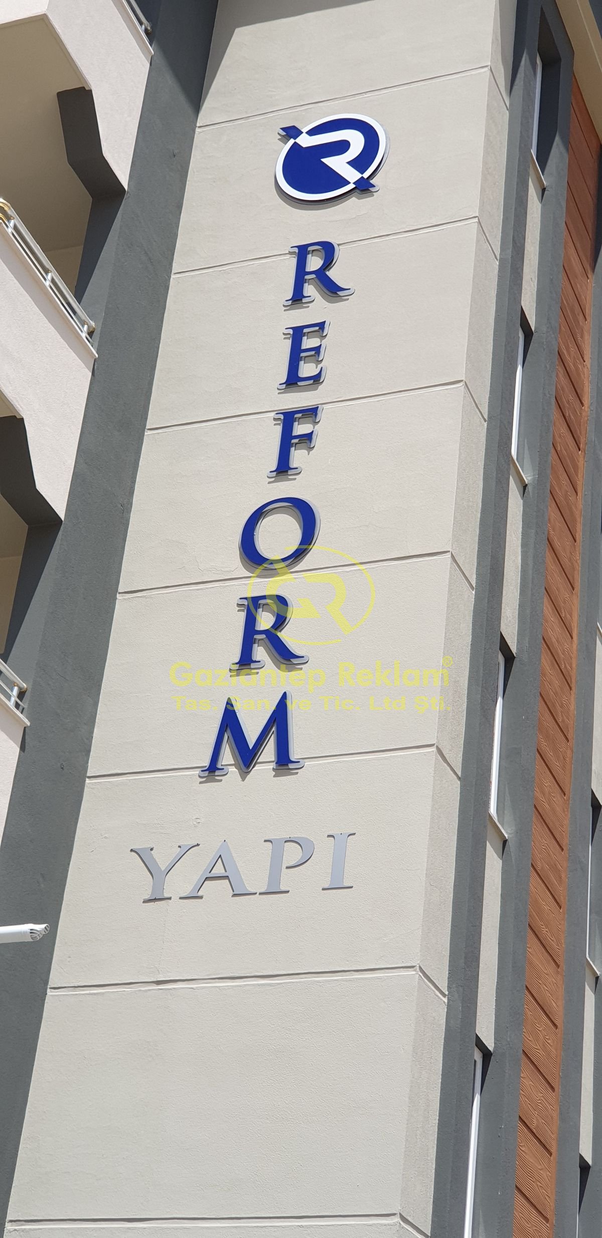 Reform Yapı Katmanlı Pleksi Kutu Harf Dış Cephe Tabela