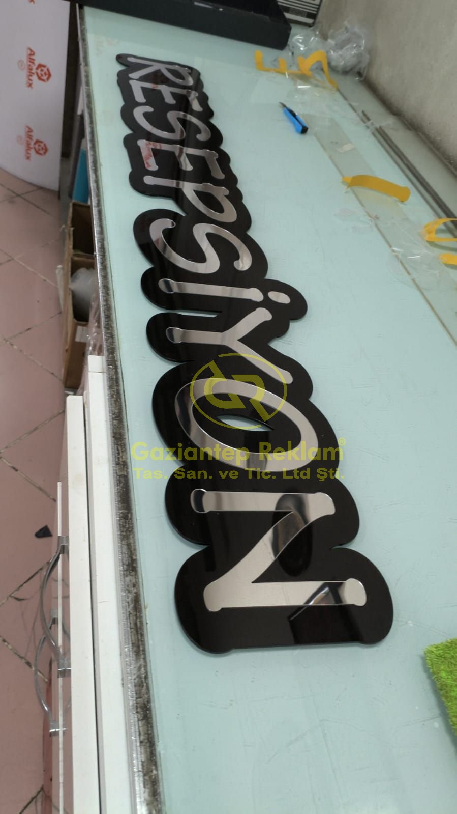 RESEPSİYON Yazısı | Aynalı Krom Lazer Kesim Pleksi Tabela